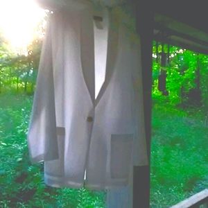 Fashionable Mark Reed white blazer